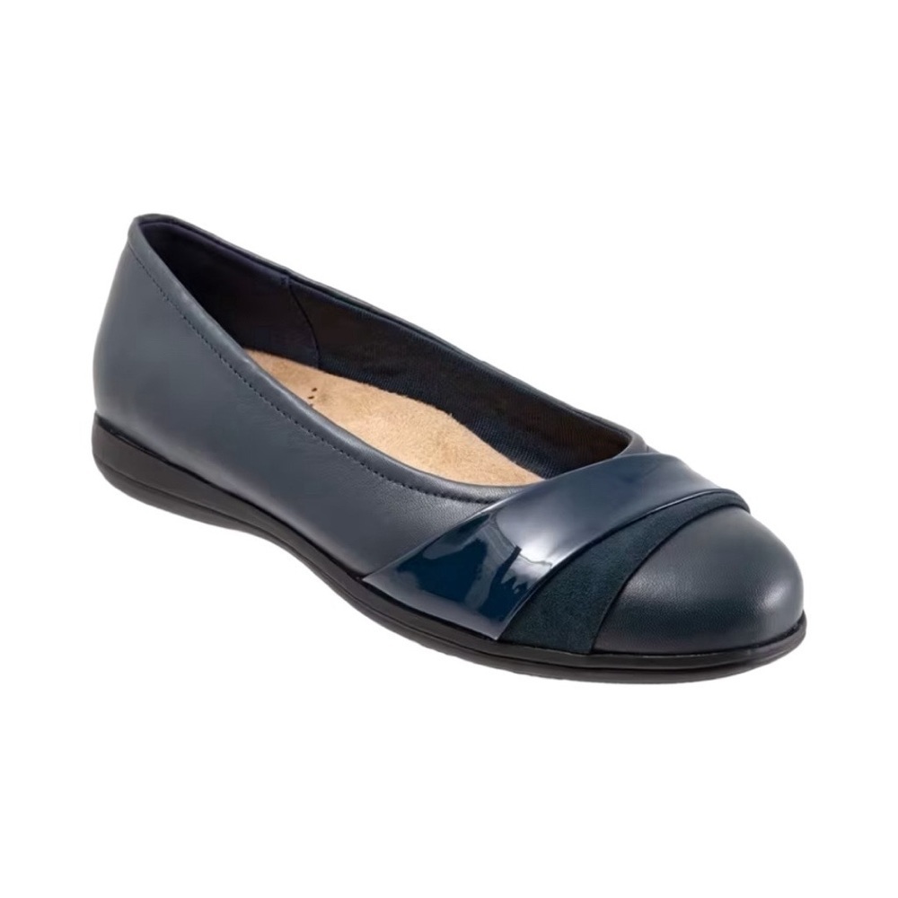 New Trotters Women’s Danni Navy Leather Flats Size 8.5